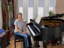 Lyn Grove at piano